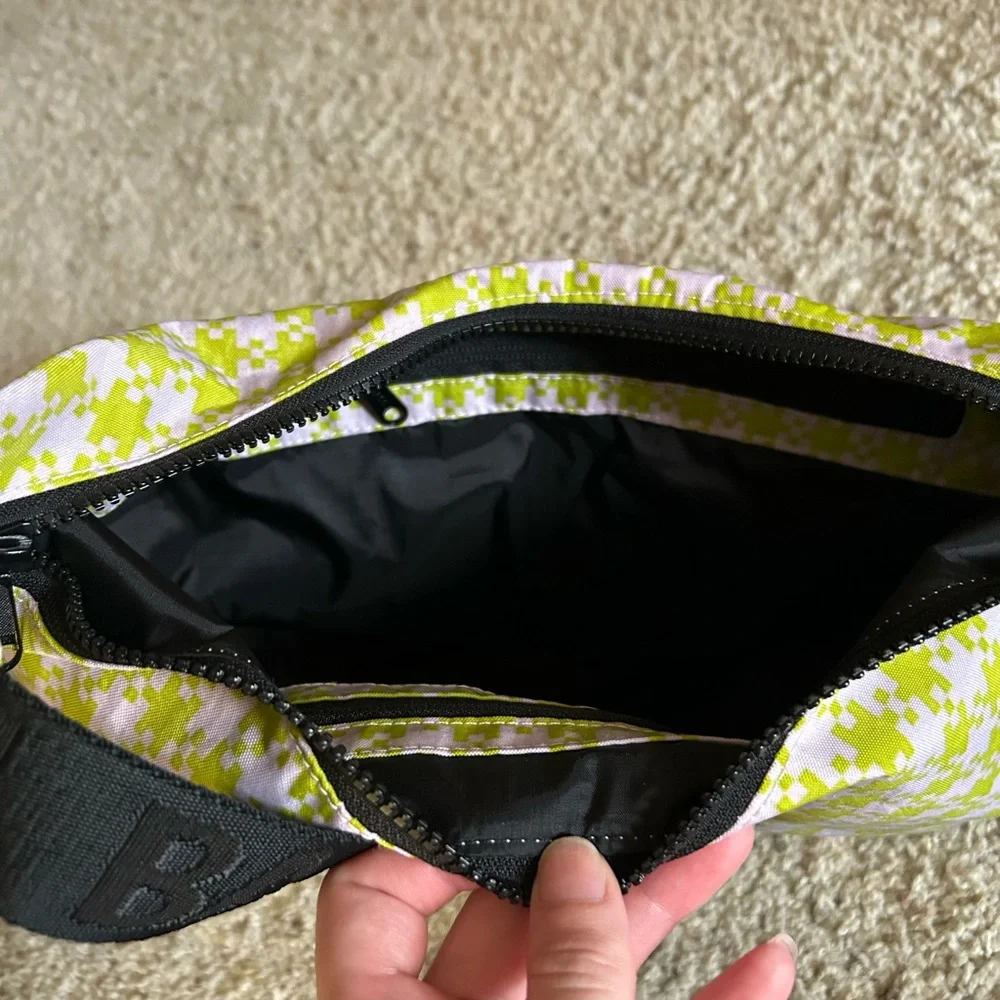Baggu medium crescent bag - pixel gingham - Picture 5 of 5